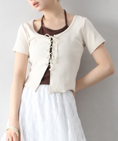 SpRay（スプレイ）の「レ－スアップフェイクレイヤ－ドトップス（Tシャツ/カットソー・レディース・ベージュ/ブラウン/アイボリー/ブラック/ボルドー/ダークカーキ/レッド系その他・FREE）」の2枚目の写真