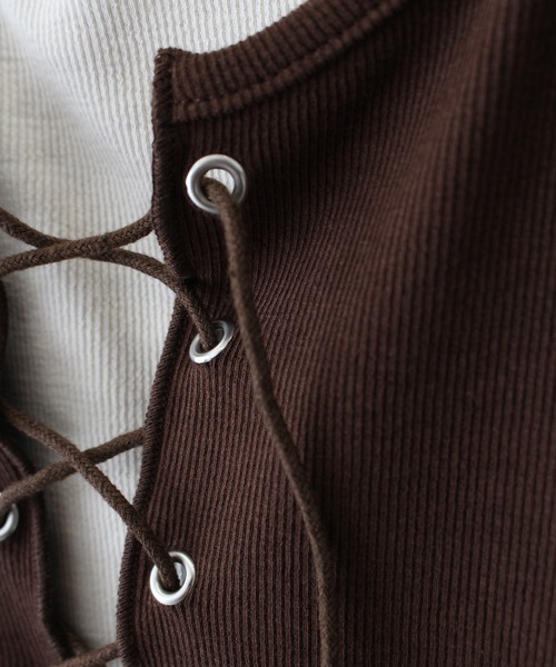 SpRay（スプレイ）の「レ－スアップフェイクレイヤ－ドトップス（Tシャツ/カットソー・レディース・ベージュ/ブラウン/アイボリー/ブラック/ボルドー/ダークカーキ/レッド系その他・FREE）」の21枚目の写真