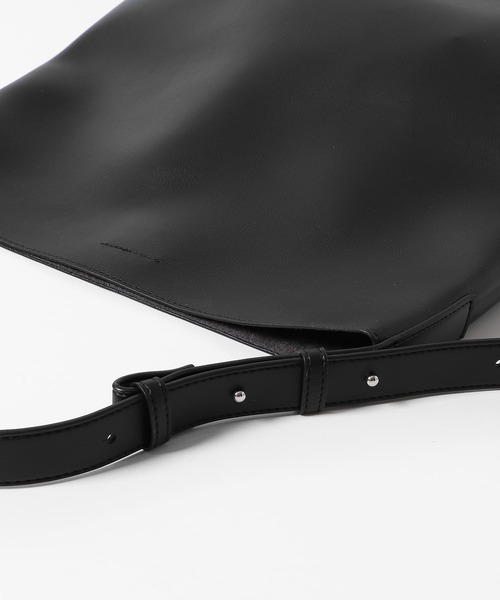 KBF（ケイビーエフ）の「ソフトイージーバケットBAG（ショルダーバッグ・レディース・ブラウン/ブラック・ONE）」の5枚目の写真