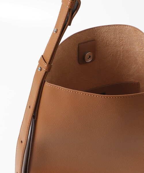 KBF（ケイビーエフ）の「ソフトイージーバケットBAG（ショルダーバッグ・レディース・ブラウン/ブラック・ONE）」の6枚目の写真