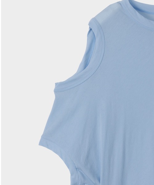 CINOH(チノ)の「SHEFオープンショルダーTシャツ(Tシャツ/カットソー・レディース・チャコールグレー/ホワイト/サックスブルー・38)」の11枚目の写真