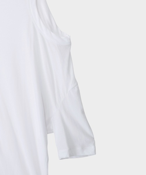 CINOH(チノ)の「SHEFオープンショルダーTシャツ(Tシャツ/カットソー・レディース・チャコールグレー/ホワイト/サックスブルー・38)」の15枚目の写真