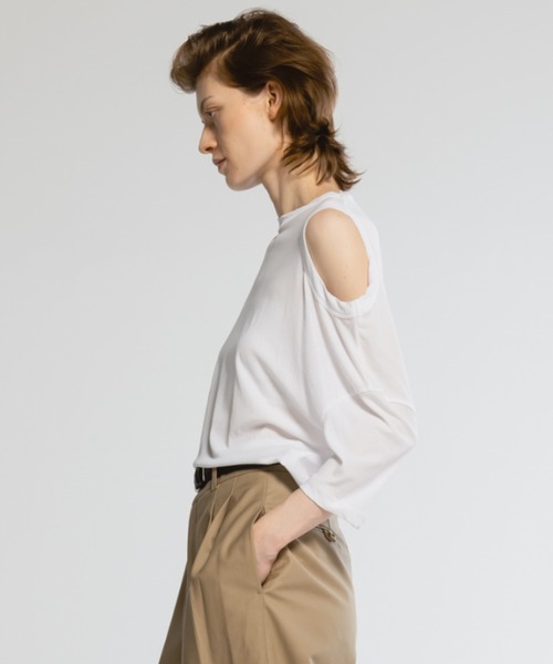 CINOH(チノ)の「SHEFオープンショルダーTシャツ(Tシャツ/カットソー・レディース・チャコールグレー/ホワイト/サックスブルー・38)」の21枚目の写真