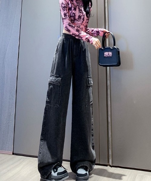 LETee(レティー)の「デニムカーゴパンツ(デニムパンツ・レディース・ブルー/ブラック・FREE)」の3枚目の写真