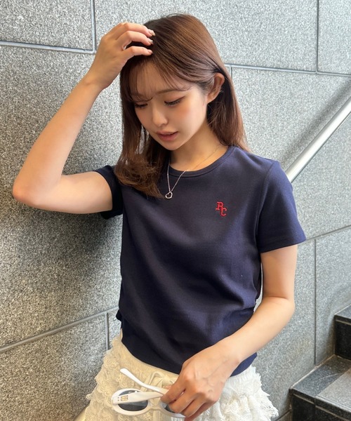 RAY CASSIN（レイカズン）の「胸刺繍サイドギャザーTシャツ（Tシャツ/カットソー・レディース・ホワイト/ライトグレー/ピンク/ネイビー・FREE）」の3枚目の写真