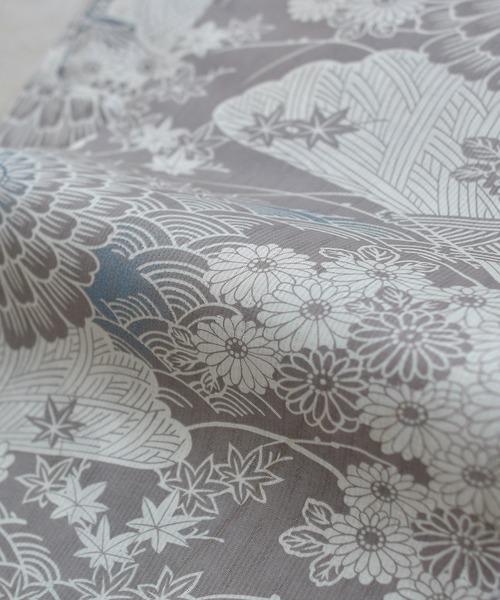 utatane（ウタタネ）の「キッズ浴衣3点セット ひよこ商店 銀灰色に菊爛漫（浴衣・キッズ・ライトグレー・100cm/110cm/120cm/130cm）」の14枚目の写真