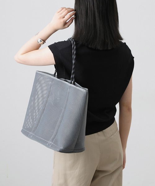 COLONY 2139（コロニートゥーワンスリーナイン）の「メッシュトートバッグ（トートバッグ・レディース・グレー/ブラック・FREE）」の22枚目の写真