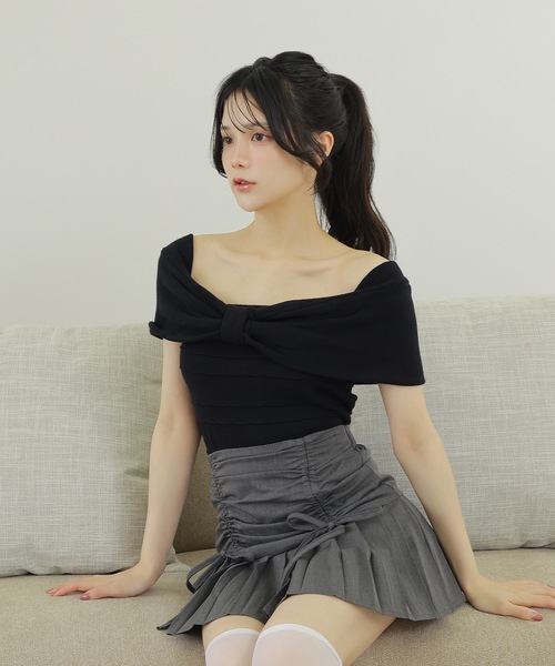 M DOLLY(エムドリー)の「ribbon offshoulder knit tops/リボンオフショルダーリブニットトップス(ニット/セーター・レディース・グレー/ブラック/アイボリー・FREE)」の3枚目の写真