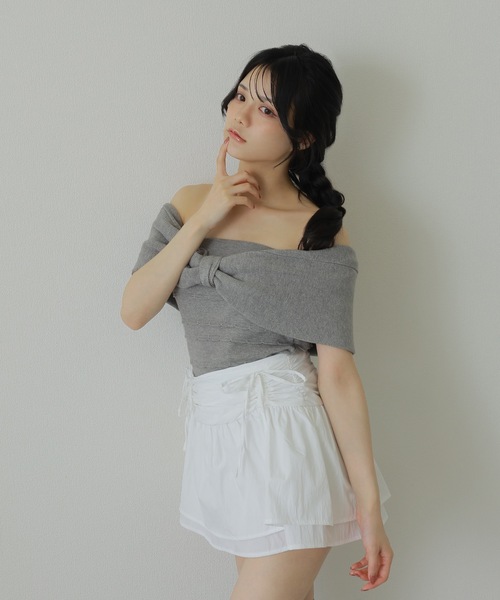 M DOLLY(エムドリー)の「ribbon offshoulder knit tops/リボンオフショルダーリブニットトップス(ニット/セーター・レディース・グレー/ブラック/アイボリー・FREE)」の7枚目の写真