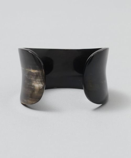 A part by（アパートバイ）の「スイギュウバングル（バングル/リストバンド・レディース・ライトベージュ/ブラック・FREE）」の9枚目の写真