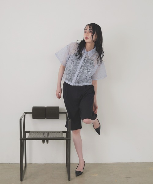 LE SSERAFIM サテンシャツ＆ショートパンツセット グレー セール】刺繍レースショートシャツ（シャツ/ブラウス）｜LIAN