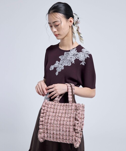 TOCCA(トッカ)の「TRIM WAVES MINITOTE ミニトートバッグ(トートバッグ・レディース・ブラック系5/ブラック系/ライラック系/ピンク系/ベージュ系/ネイビー系・F)」の8枚目の写真