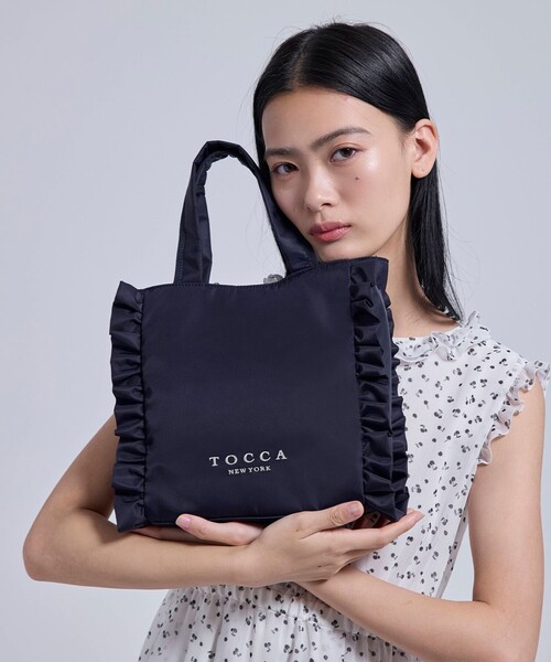 TOCCA(トッカ)の「TRIM WAVES MINITOTE ミニトートバッグ(トートバッグ・レディース・ブラック系5/ブラック系/ライラック系/ピンク系/ベージュ系/ネイビー系・F)」の11枚目の写真