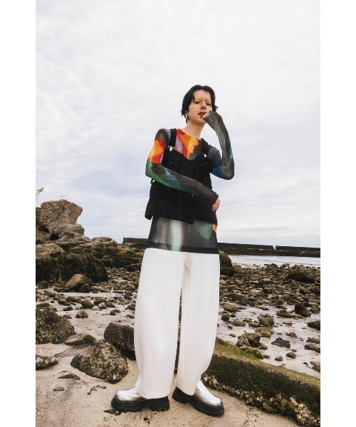 OMMO(オーエムエムオー)の「EVOLVE SHEER KNIT TOP(ニット/セーター・レディース・レッド/グリーン・FREE)」の21枚目の写真