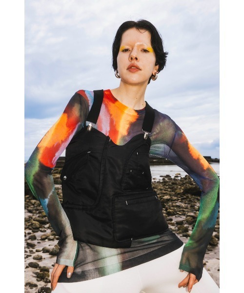 OMMO(オーエムエムオー)の「EVOLVE SHEER KNIT TOP(ニット/セーター・レディース・レッド/グリーン・FREE)」の4枚目の写真