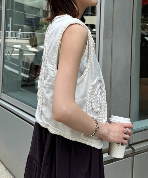 CIAOPANIC TYPY(チャオパニックティピー)の「【India】ロープ刺繍ベスト(ベスト・レディース・ブラウン/オフホワイト/ブラック・ONE SIZE)」の7枚目の写真