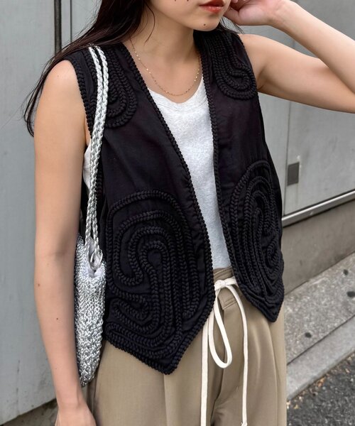 CIAOPANIC TYPY(チャオパニックティピー)の「【India】ロープ刺繍ベスト(ベスト・レディース・ブラウン/オフホワイト/ブラック・ONE SIZE)」の14枚目の写真