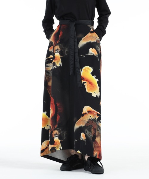 Y-3(ワイスリー)の「Y-3 AOP TRACK SKIRT(スカート・レディース・ブラック・MEDIUM/X-SMALL/SMALL/LARGE)」の1枚目の写真