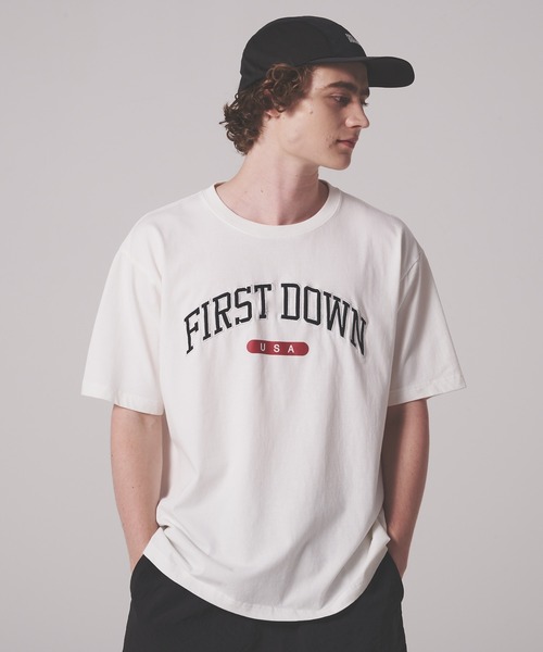 FIRST DOWN（ファーストダウン）の「ピグメント ロゴ ショートスリーブ Tシャツ #2（Tシャツ/カットソー・メンズ・イエロー/チャコール/オフホワイト・M/XL/L）」の2枚目の写真