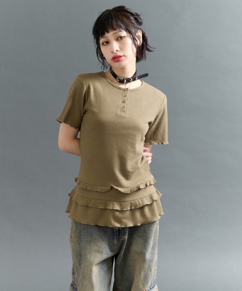 FTW(エフティダブリュー)の「WAFFLE LAYERED FRILL TOP(Tシャツ/カットソー・レディース・ブラック/グレー/カーキ・SMALL/MEDIUM)」の3枚目の写真