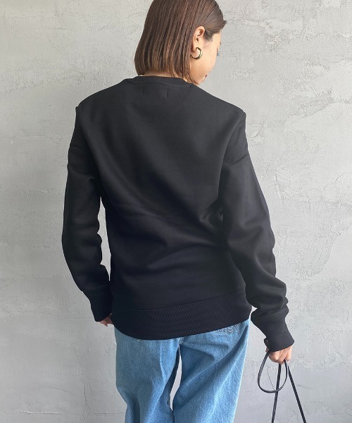 FRED PERRY（フレッドペリー）の「[FRED PERRY/フレッドペリー] ローレルリースロゴ刺繍 クルーネックスウェット（スウェット・レディース・ブラック/グリーン・S/M/L/XL）」の6枚目の写真