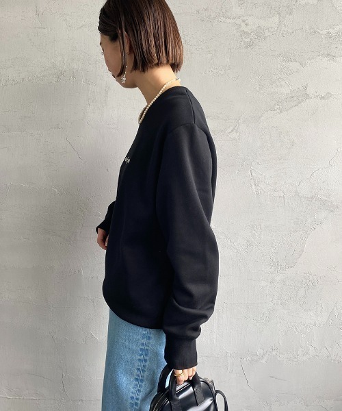 FRED PERRY（フレッドペリー）の「[FRED PERRY/フレッドペリー] ローレルリースロゴ刺繍 クルーネックスウェット（スウェット・レディース・ブラック/グリーン・S/M/L/XL）」の8枚目の写真