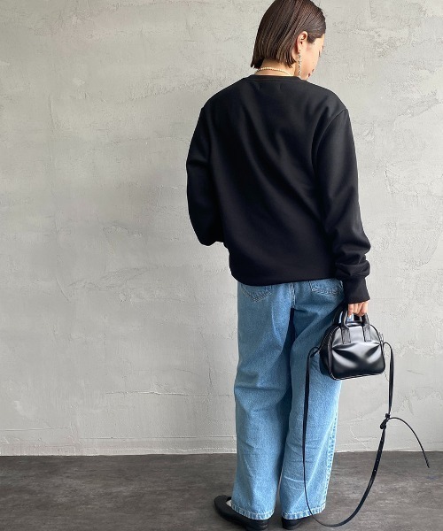 FRED PERRY（フレッドペリー）の「[FRED PERRY/フレッドペリー] ローレルリースロゴ刺繍 クルーネックスウェット（スウェット・レディース・ブラック/グリーン・S/M/L/XL）」の12枚目の写真