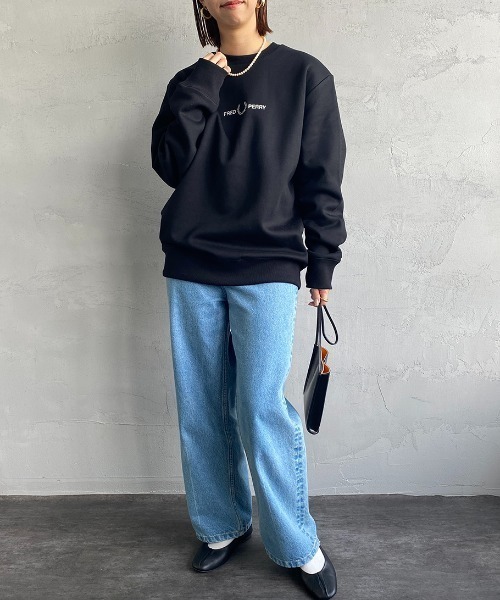 FRED PERRY（フレッドペリー）の「[FRED PERRY/フレッドペリー] ローレルリースロゴ刺繍 クルーネックスウェット（スウェット・レディース・ブラック/グリーン・S/M/L/XL）」の16枚目の写真