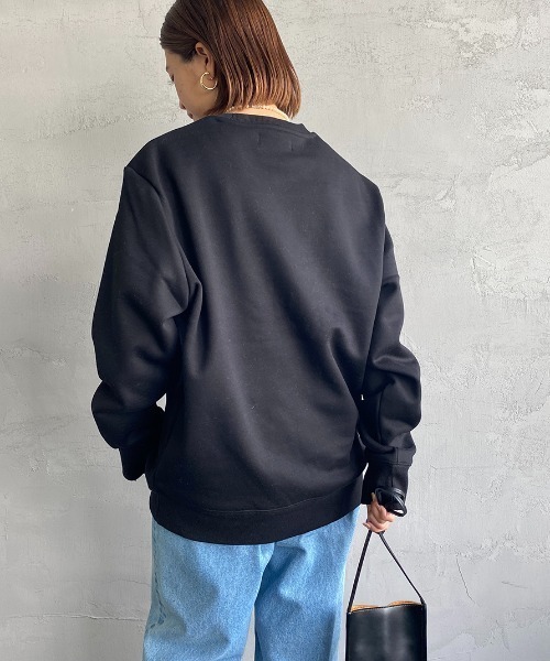 FRED PERRY（フレッドペリー）の「[FRED PERRY/フレッドペリー] ローレルリースロゴ刺繍 クルーネックスウェット（スウェット・レディース・ブラック/グリーン・S/M/L/XL）」の15枚目の写真