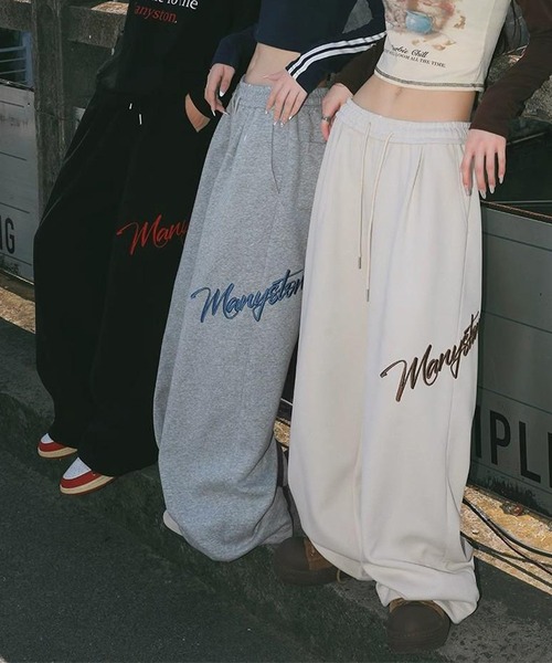 NuNuNa(ヌヌナ)の「【NuNuNa】レタリング刺繍ワイドスウェットパンツ(スウェットパンツ・レディース・ブラック/アイボリー/グレー・M)」の2枚目の写真