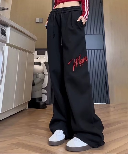 NuNuNa(ヌヌナ)の「【NuNuNa】レタリング刺繍ワイドスウェットパンツ(スウェットパンツ・レディース・ブラック/アイボリー/グレー・M)」の4枚目の写真