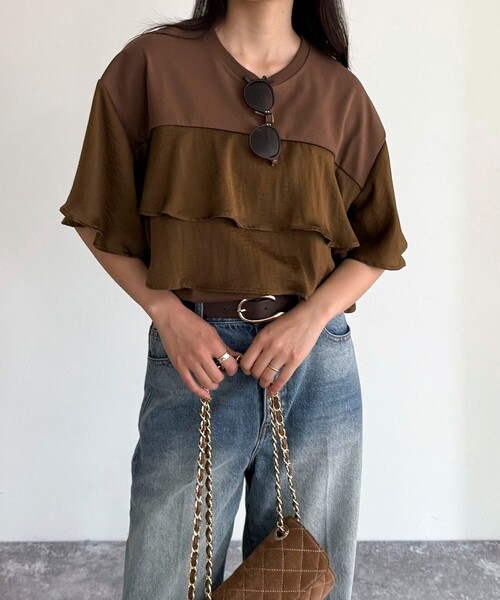 fredy emue(フレディエミュ)の「フリルドッキング半袖プルオーバー(Tシャツ/カットソー・レディース・ブラウン/チャコールグレー/アイボリー・38)」の3枚目の写真