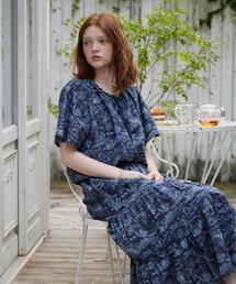 LAURA ASHLEY / ローラ アシュレイ 【コットン100％／洗える／同柄アイテムあり】ハーゲート リーブス柄 フリルブラウス LAURA ASHLEY｜【コットン100%/洗える/同柄アイテムあり