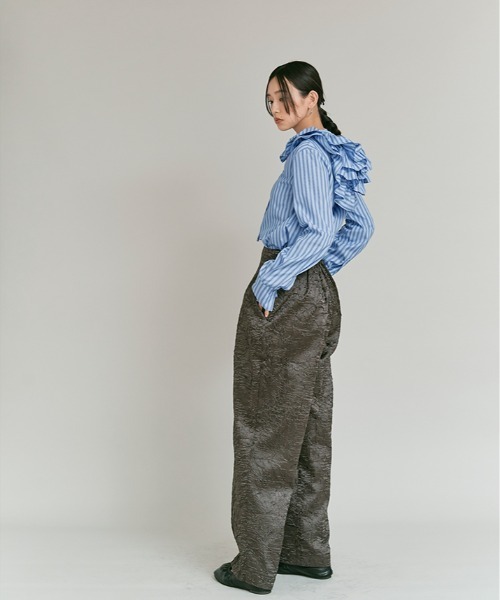 W:Huku（フーク）の「【W:Huku / ノンアイロンシリーズ】フリル フーディー ブラウス / Wrinkle-Resistant Frill Hooded Blouse（シャツ/ブラウス・レディース・ブラック/オフホワイト/ブルー系・FREE）」の18枚目の写真