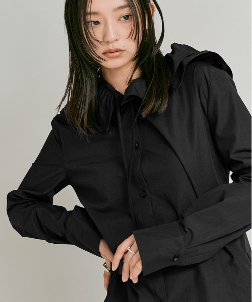 W:Huku（フーク）の「【W:Huku / ノンアイロンシリーズ】フリル フーディー ブラウス / Wrinkle-Resistant Frill Hooded Blouse（シャツ/ブラウス・レディース・ブラック/オフホワイト/ブルー系・FREE）」の19枚目の写真