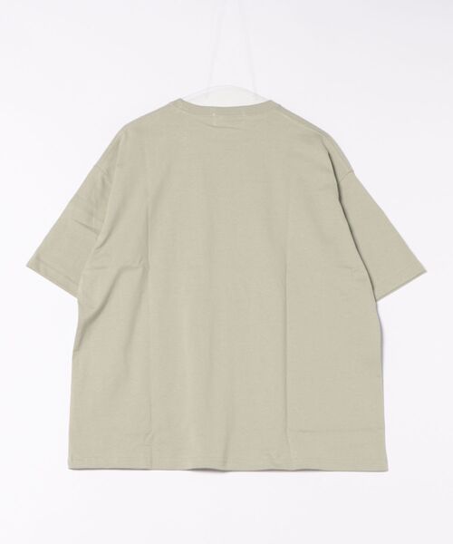 WORLD WIDE LOVE!(ワールドワイドラブ)の「YOU DON'T KNOW ME BIG TEE(Tシャツ/カットソー・レディース・オフホワイト/ライトグリーン/トップグレー・1)」の4枚目の写真