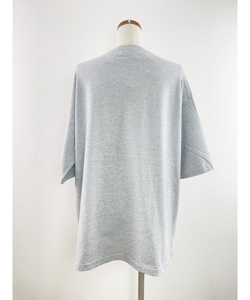 WORLD WIDE LOVE!(ワールドワイドラブ)の「YOU DON'T KNOW ME BIG TEE(Tシャツ/カットソー・レディース・オフホワイト/ライトグリーン/トップグレー・1)」の8枚目の写真