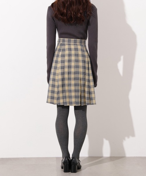 N.(N. Natural Beauty Basic)(エヌエヌナチュラルビューティーベーシック)の「チェックミニスカート(スカート・レディース・ベージュ系その他/ブラウン・MEDIUM)」の17枚目の写真