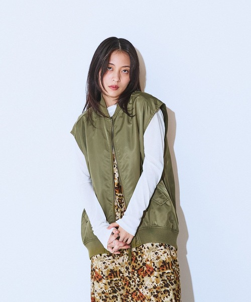 JEANASIS（ジーナシス）の「MA-1ベスト/591118（MA-1・レディース・ブラック/カーキ・FREE）」の21枚目の写真