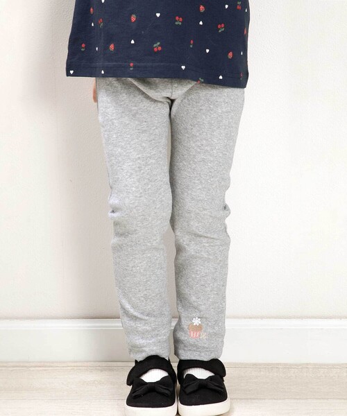 SLAP SLIP（スラップスリップ）の「【スララク/防汚加工/オーガニックコットン】前後フリーで時短！パパパッと穿ける9分丈前向きパンツ(80~120cm)（その他パンツ・キッズ・ブラック/ネイビー/グレー/ピンク/グリーン/ブラック系その他/パープル系その他/ホワイト系その他2・80ｃｍ/90cm/110cm/100cm/120cm）」の5枚目の写真