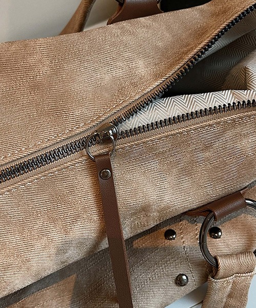 HALEY PESCA（ヘーリーペスカ）の「HALEY PESCA/【大容量/A4収納可】　ヴィンテージスタッズボストンバッグ（ボストンバッグ・レディース・オフホワイト/ブラック/ベージュ/ブラウン・FREE）」の19枚目の写真