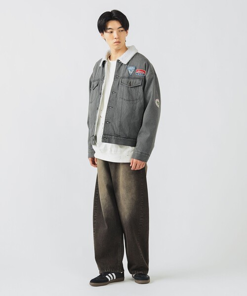 BEAMS HEART(ビームスハート)の「【完売間近】シェルパトラッカー ジャケット/Sherpa Trucker Jacket(裏ボア仕様・ヴィンテージライク・リラックスフィット・ショート丈・ブラックデニム)(デニムジャケット・メンズ・チャコールグレー/ブラック・LARGE/MEDIUM/SMALL)」の3枚目の写真