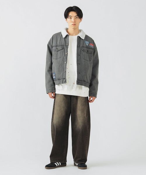 BEAMS HEART(ビームスハート)の「【完売間近】シェルパトラッカー ジャケット/Sherpa Trucker Jacket(裏ボア仕様・ヴィンテージライク・リラックスフィット・ショート丈・ブラックデニム)(デニムジャケット・メンズ・チャコールグレー/ブラック・LARGE/MEDIUM/SMALL)」の4枚目の写真