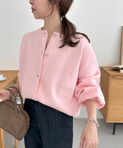 DISCOAT（ディスコート）の「メタル釦スポンディッシュカーディガン《WEB限定カラーあり》（カーディガン/ボレロ・レディース・ブラック/ダークブラウン/ネイビー/ブラウン/グレー/レッド/ピンク/アイボリー/ブラック系その他/ブルー系その他/ベビーピンク/グレイッシュベージュ/ダークグレー/イエロー・FREE）」の17枚目の写真