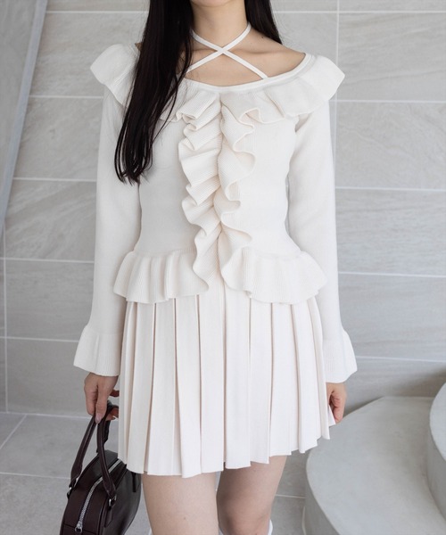 clear（クリア）の「ホルターネックリボンフリルフレアスリーブニットトップス[大人 フェミニン]（ニット/セーター・レディース・ブラック/アイボリー/杢グレー/ボルドー・F）」の2枚目の写真