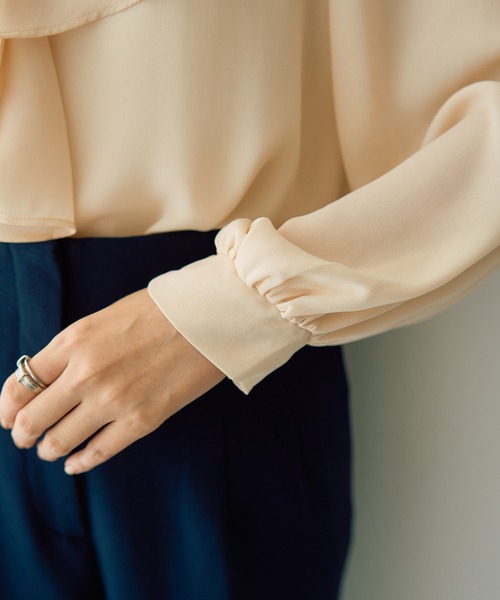 YECCA VECCA（イェッカヴェッカ）の「パールブローチ付きボウタイブラウス（シャツ/ブラウス・レディース・ブラック/アイボリー/レッド・FREE）」の13枚目の写真