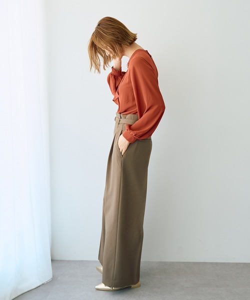 YECCA VECCA（イェッカヴェッカ）の「パールブローチ付きボウタイブラウス（シャツ/ブラウス・レディース・ブラック/アイボリー/レッド・FREE）」の22枚目の写真