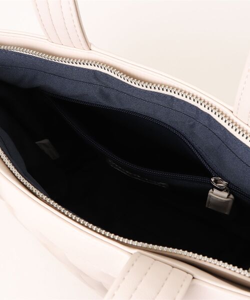 U.S. POLO ASSN.(ユーエスポロアッスン)の「【U.S. POLO ASSN.】 ユーエスポロアッスン Cross check quilting トートバッグ USPA-2725(トートバッグ・レディース・アイボリー/ブラック/ホワイト/ブラウン・FREE)」の9枚目の写真