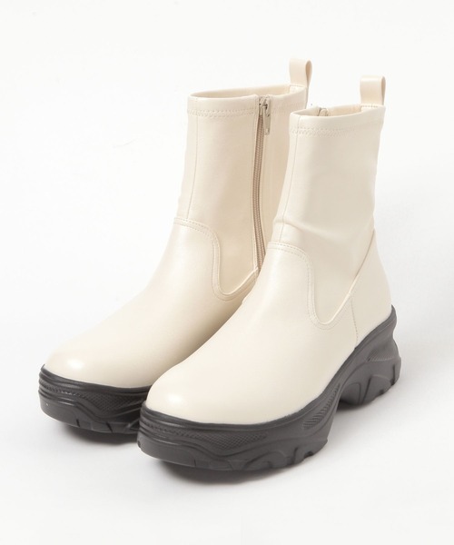 LAKOLE(ラコレ)の「ストレッチスニーカーブーツ / 581016(ブーツ・レディース・オフホワイト/ブラック・LARGE/MEDIUM)」の4枚目の写真