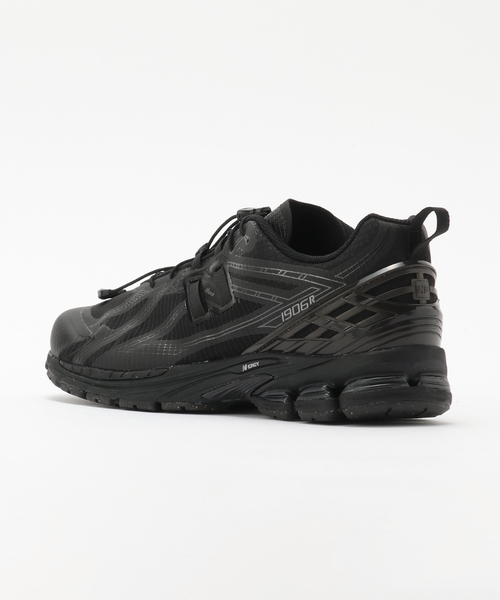 NEW BALANCE(ニューバランス)の「NEW BALANCE (ニューバランス) U1906RNB(スニーカー・メンズ・ブラック・29cm/28.5cm/28cm/27.5cm/27cm/26.5cm/26cm/25.5cm)」の3枚目の写真